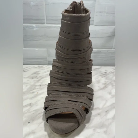 BCBGeneration Heels - Picture 2 of 4